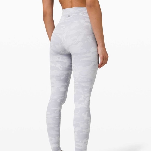 Like New! Lululemon Wunder Under High-Rise Tight 28" *Luxtreme - Size 4 - Picture 1 of 6